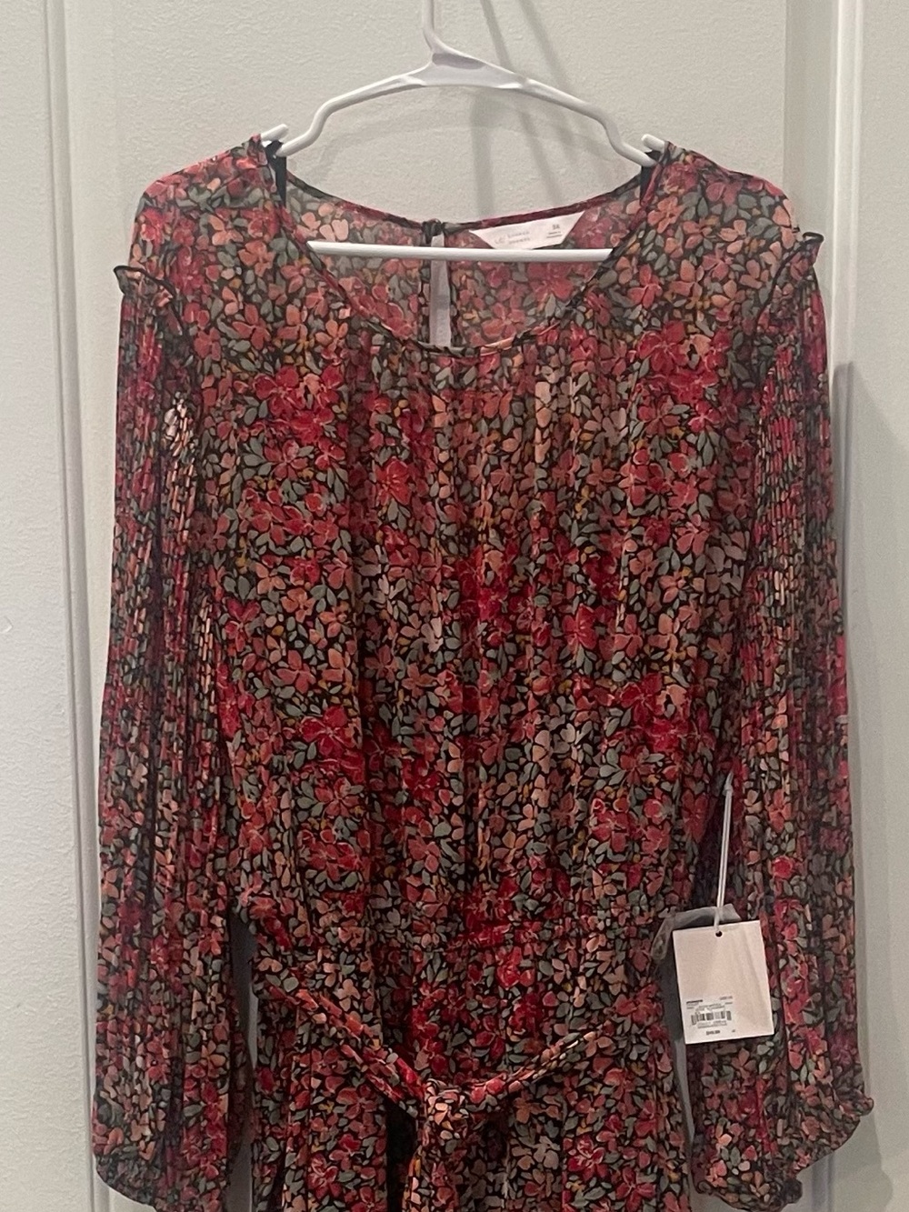 NEW…LC Lauren Conrad Plus Size Floral Pleated Sleeve Dress - Picture 5 of 6